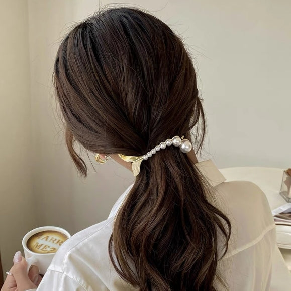 ⭐2024 Elegant pearl curved hair clip